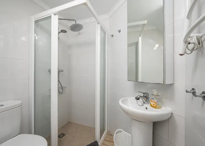 Semesterbostad Cozy Two-storey House With Terrace In Nerja