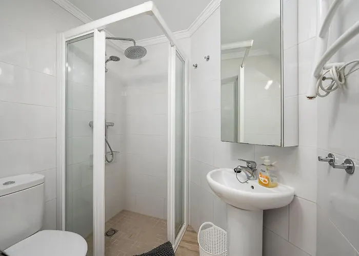 Semesterbostad Cozy Two-storey House With Terrace In Nerja